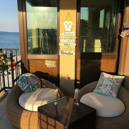 Boutique Studio At Oasis Vip Club Apartman Napospart Kültér fotó