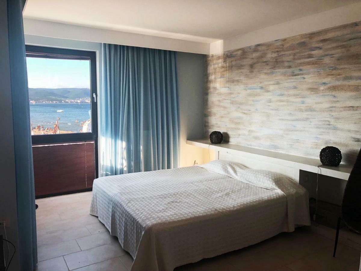 Boutique Studio At Oasis Vip Club Apartman Napospart Kültér fotó