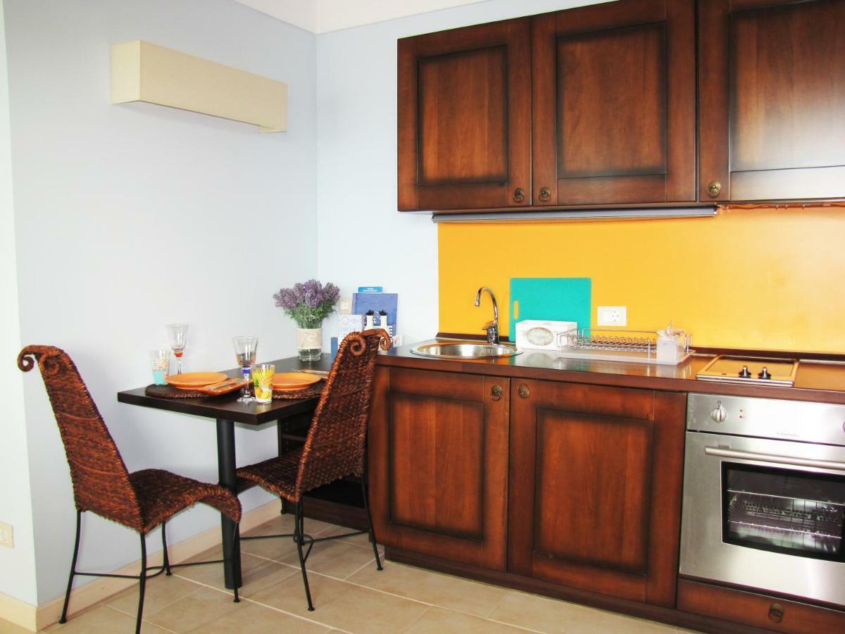 Boutique Studio At Oasis Vip Club Apartman Napospart Kültér fotó