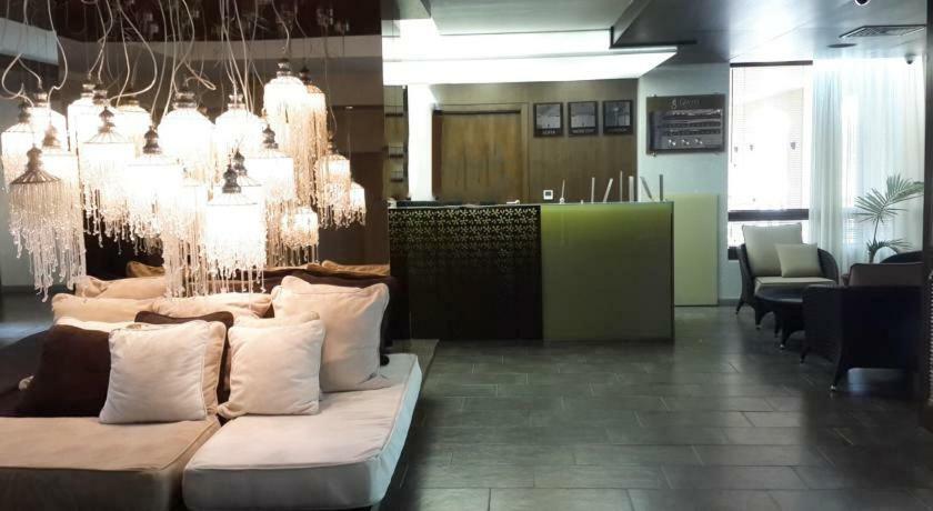 Boutique Studio At Oasis Vip Club Apartman Napospart Kültér fotó